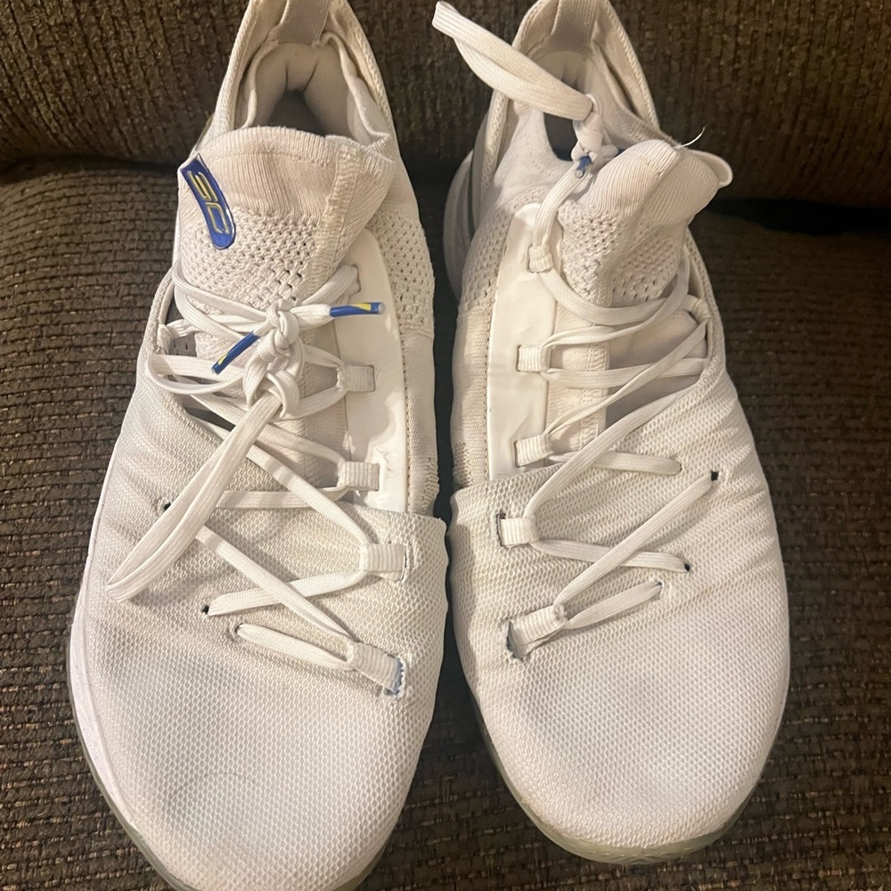 Under Armour White Sneakers with Classic Design and Comfort - Picture 5 of 6